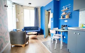 La Bonbonniere, Bleue Ou Rose